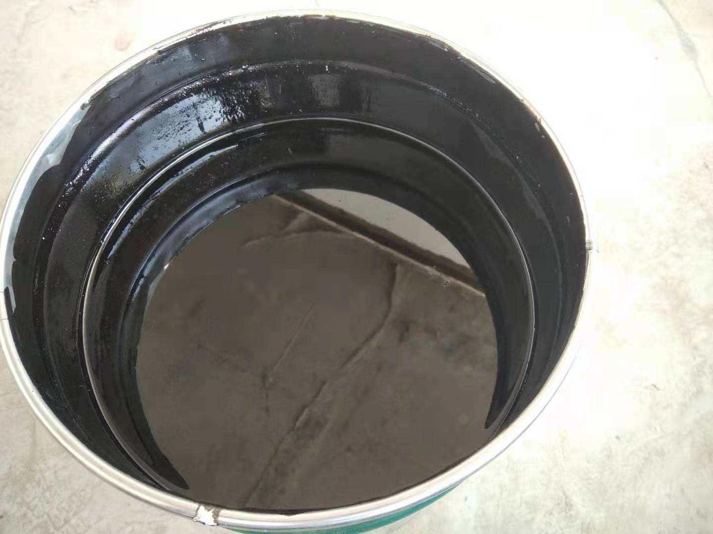 油性聚氨酯出現泡沫是怎么回事？起泡原因分析